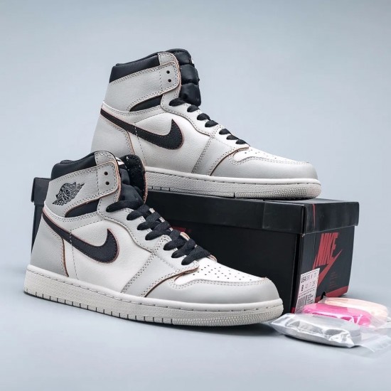 Air Jordan 1 Retro High OG Light Bone