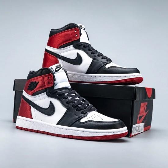 Air Jordan 1 Retro High Satin Black Toe